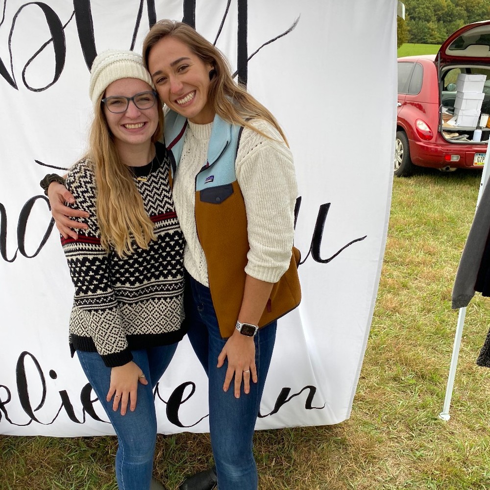 Meet your Poshers, Gabrielle and Sarah!